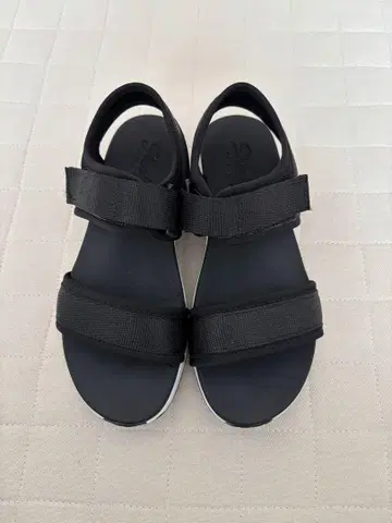 스케쳐스 샌들 23cm