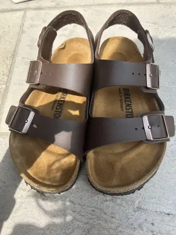 BIRKENSTOCK 밀라노 브라운 샌들 사이즈 35 22.5cm