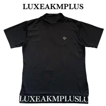 LUXEAKMPLUS 로고 프린트 모크넥 반팔 티셔츠