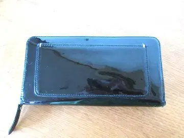 마가렛호웰 에나멜 가죽 라운드 지퍼 네이비 장지갑