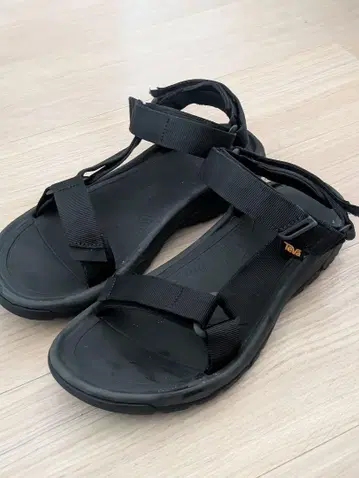 Teva 블랙 스포츠 샌들