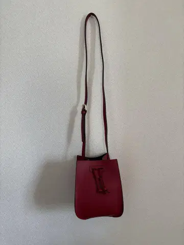 빨간색 숄더백