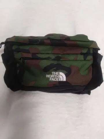 THE NORTH FACE 바디백 카모플라주