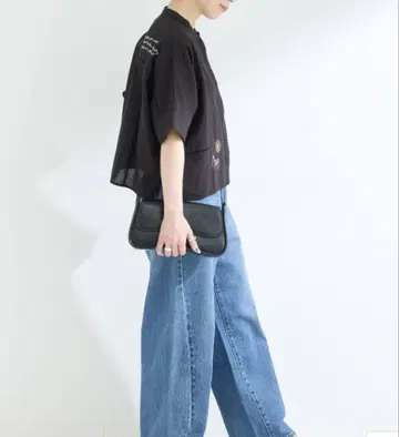 B.C STOCK 손세탁 가능 / 린넨 혼방 자수 돌먼 셔츠