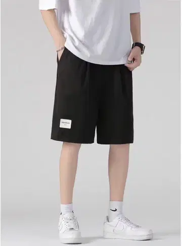블랙 숏 팬츠 로고 포함