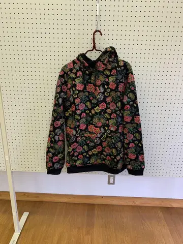 컬러풀한 꽃무늬 후드 부착 후드티