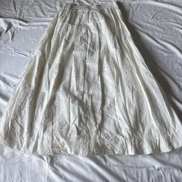 BABYLONE 화이트 자수 롱 스커트
