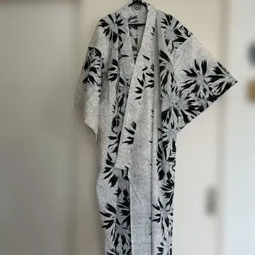 꽃무늬 유카타 면100% 화이트 블랙