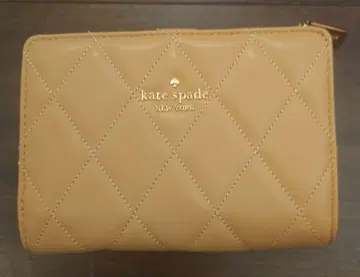 새상품 kate spade 퀼팅 두겹 지갑 베이지