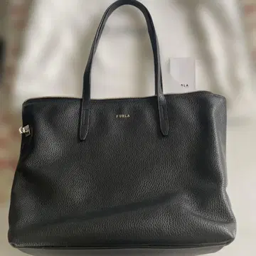 FURLA 블랙 가죽 숄더백 미디엄
