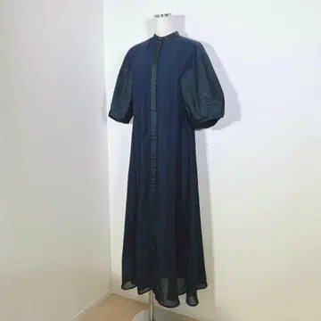 KBF 어반 리서치 볼륨 슬리브 원피스 롱 기장 네이비