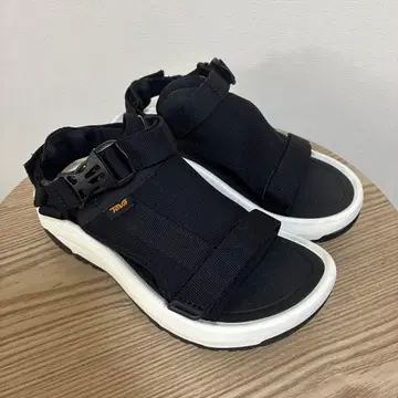 Teva 블랙 스포츠 샌들