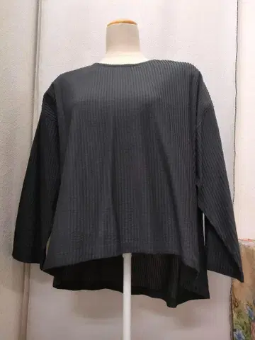 라쿠 블랙 티셔츠