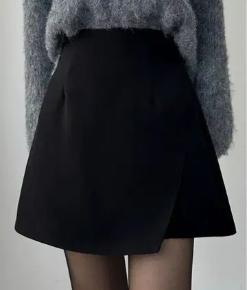 Louere 이너 팬츠가 포함된 랩 스타일 미니 스커트 블랙 M