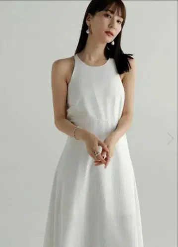 *새상품* loren american sleeve flare dress