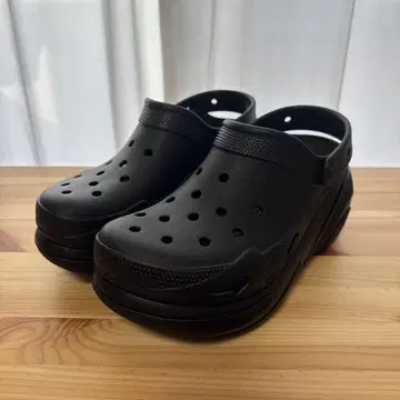 버블 크러쉬 크로그 - 트리플 블랙 28cm - 통굽 샌들