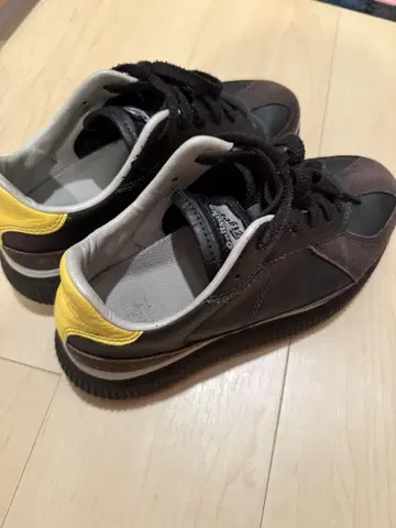 오니츠카타이거 데레시티