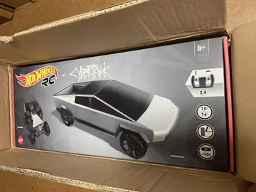 새상품 테슬라 사이버 트럭 핫휠(Hot Wheels) 1:10
