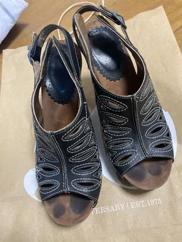 블랙 오픈토 샌들