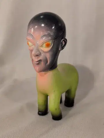 LULUBELL TOYS 커스텀 소프트 비닐 우주인 말