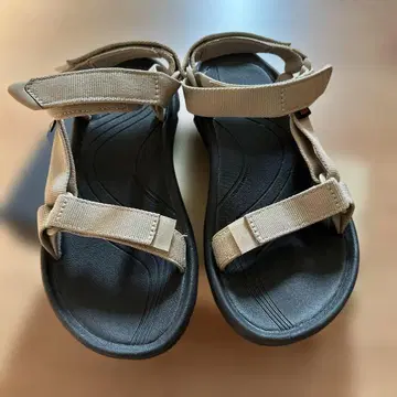Teva W HURRICANE 4 베이지