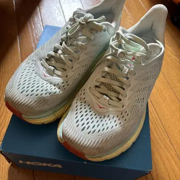 호카 클리프턴 7 와이드 24cm