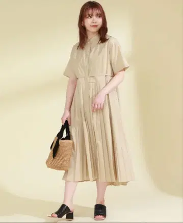 Ray BEAMS 요크 레이어 플리츠 원피스 베이지