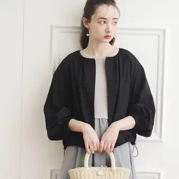 Couture Brooch 백 프릴 시어 블루종 블랙 S 사이즈