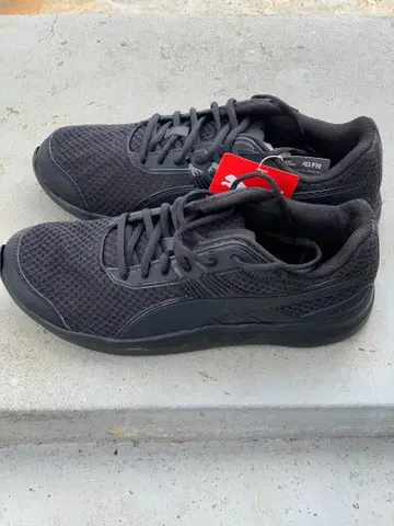 Puma 블랙 러닝 스니커즈 택 포함 27.5 cm