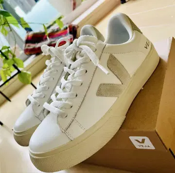 VEJA 화이트 스니커즈 EUR35