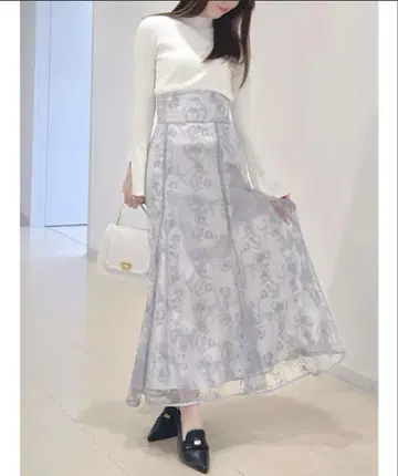 MERCURYDUO 라인 플라워 백 레이스업 자수 스커트 새상품