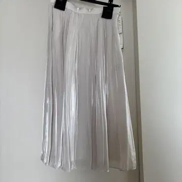 화이트 롱 스커트