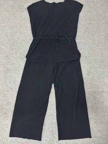 moussy 플리츠 가공 컷소 프렌치 슬리브 셋업