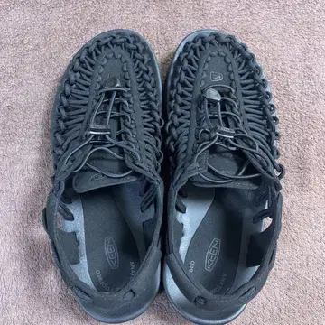KEEN 스포츠 샌들 블랙