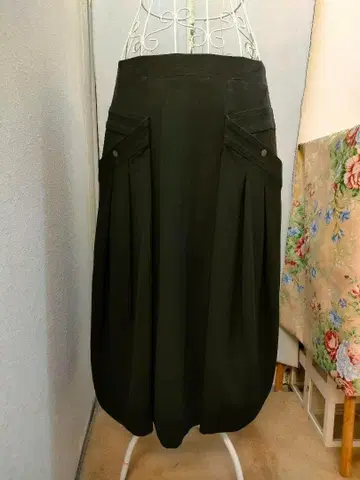 트렁크 블랙 스커트
