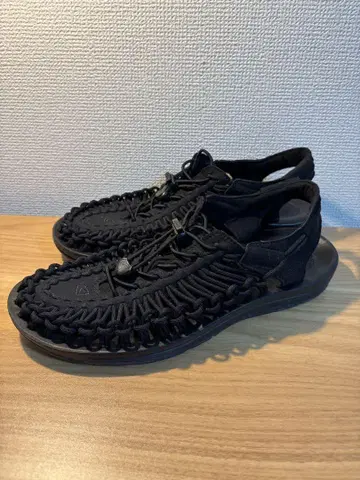 KEEN 샌들