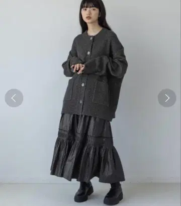 YUW 턱 플리츠 미디 스커트 블랙 사이즈 프리