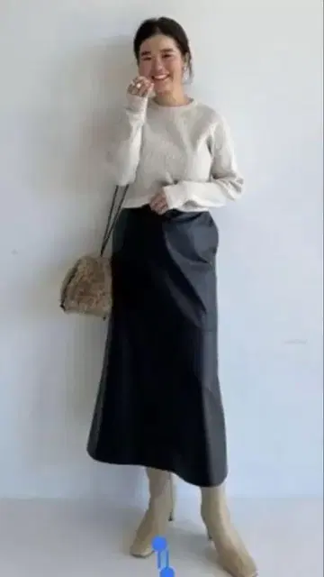 빔즈 / 글로스 새틴 타이트 스커트.M 메구로 코코