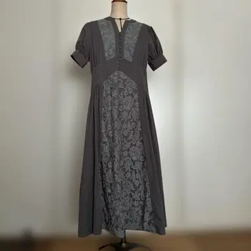 그레이 레이스 절개 반팔 롱 원피스