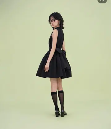 새상품급 스나이델 턱 미니 원피스 블랙