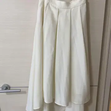 moussy 무릎 기장 플레어 스커트 화이트