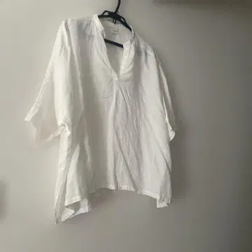 린넨 자수 숄더 스키퍼 블라우스