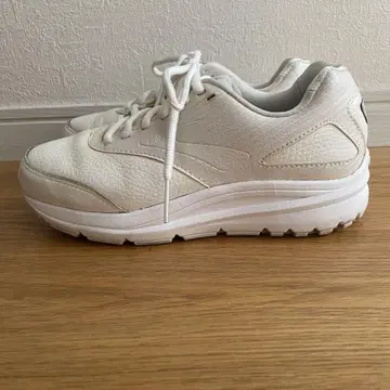 BROOKS 가죽 스니커즈 23cm