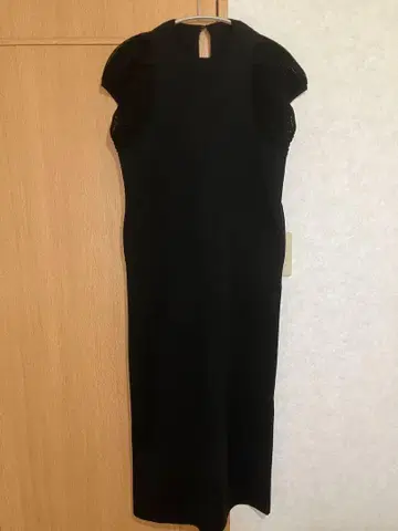 뜨개질 소매 블랙 슬리브리스 롱 원피스