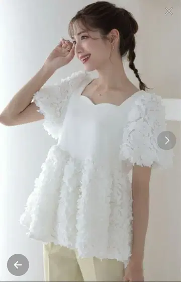 meraki 메라키 하트 넥 플라워 모티브 탑