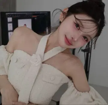 다리치 홀터넥 오프숄더 트위드 상의