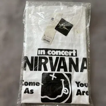 지유 NIRVANA 티셔츠 L 사이즈