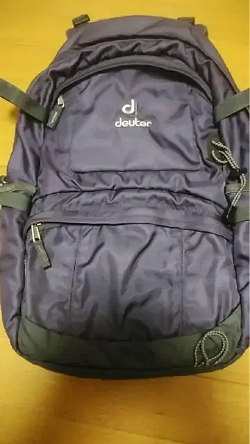 도이터(deuter) 스트라세 25 백팩 퍼플 미사용에 가까운 상태