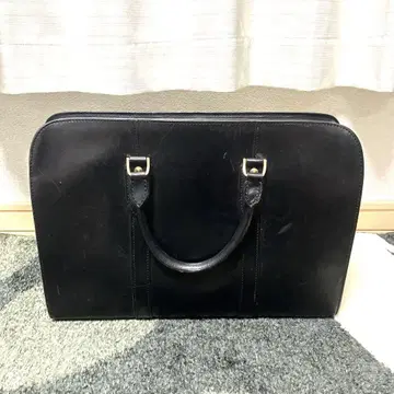 블랙 가죽 핸드백