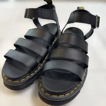닥터마틴 샌들 블랙 24.5cm